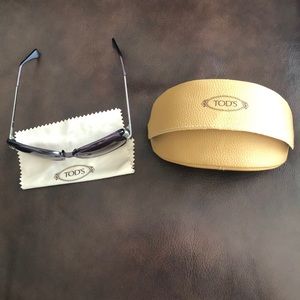 Tod's Authentic sunglasses.